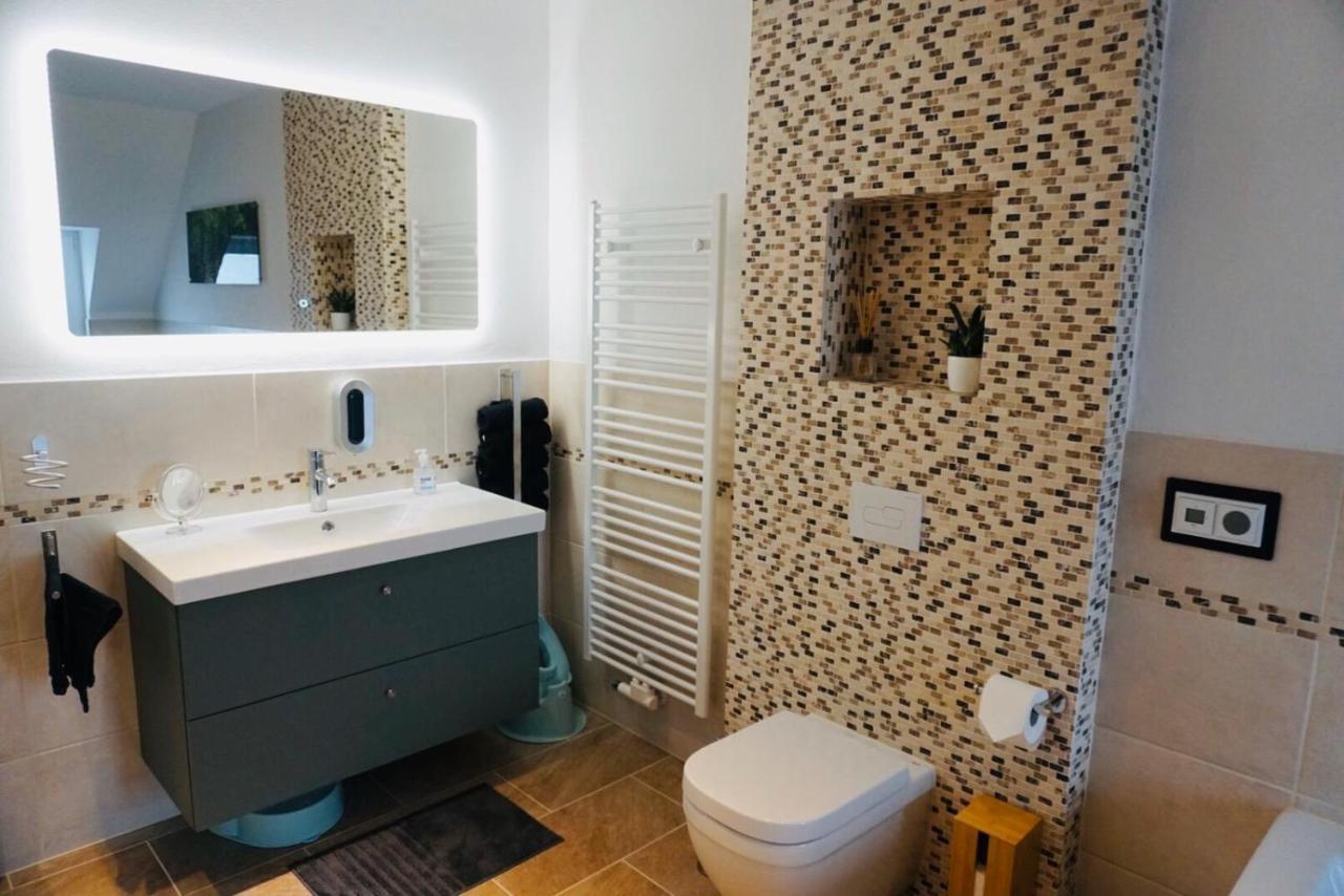 Fewo26 Im Sagenharz - Stilvolles Family-Apartment, 2 Sz, Klimaanlage, Wlan, Netflix & Free Parking ทาเลอ ภายนอก รูปภาพ